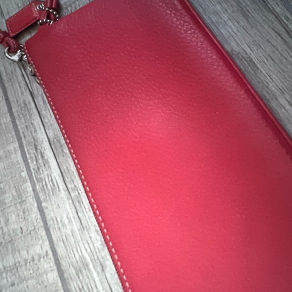 COACH Large Wristlet. Excellent condition - Picture 3 of 5